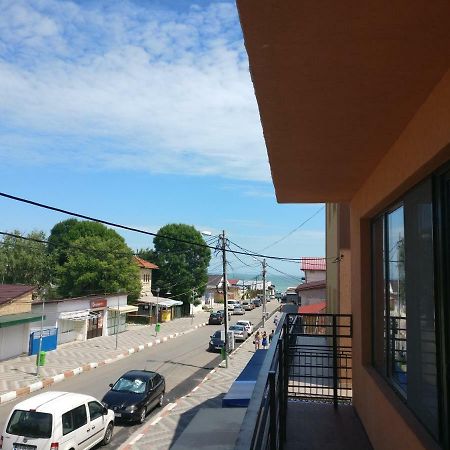 Отель Vila Isabela Костинешти Экстерьер фото